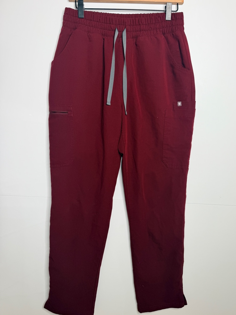 FIGS Technical Collection Burgundy Scrub Pants M Solid Twill TW2000R